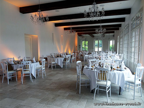 Château du Perron à Saint-Aubin-du-Perron l'orangerie salle mariage manche dj