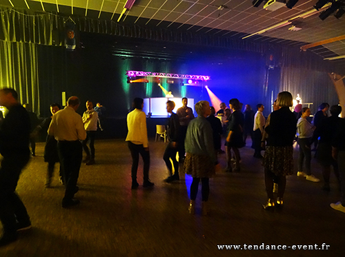 Animation soir&eacute;e d'entreprise CSE arbre de No&ecirc;l, soir&eacute;e de fin d'ann&eacute;e Manche Calvados Orne salle Saint Jame Espace le Conqu&eacute;rant