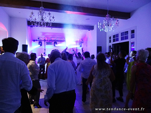 Château du Perron à Saint-Aubin-du-Perron l'orangerie salle mariage manche dj